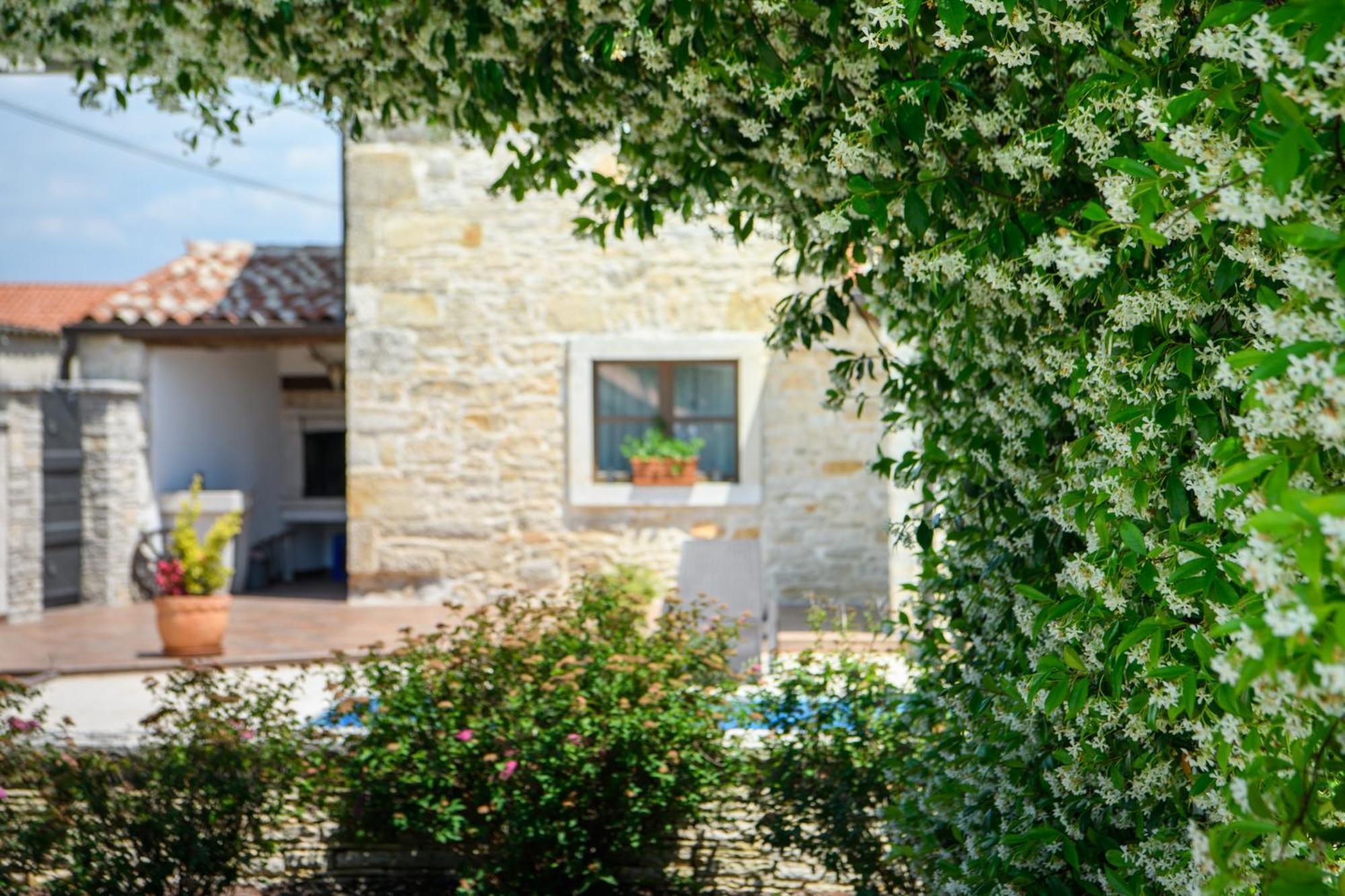 Villa Gina Valtura Exteriör bild